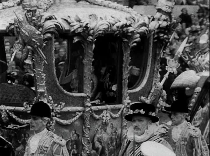 queen elisabeth coronation day carriage