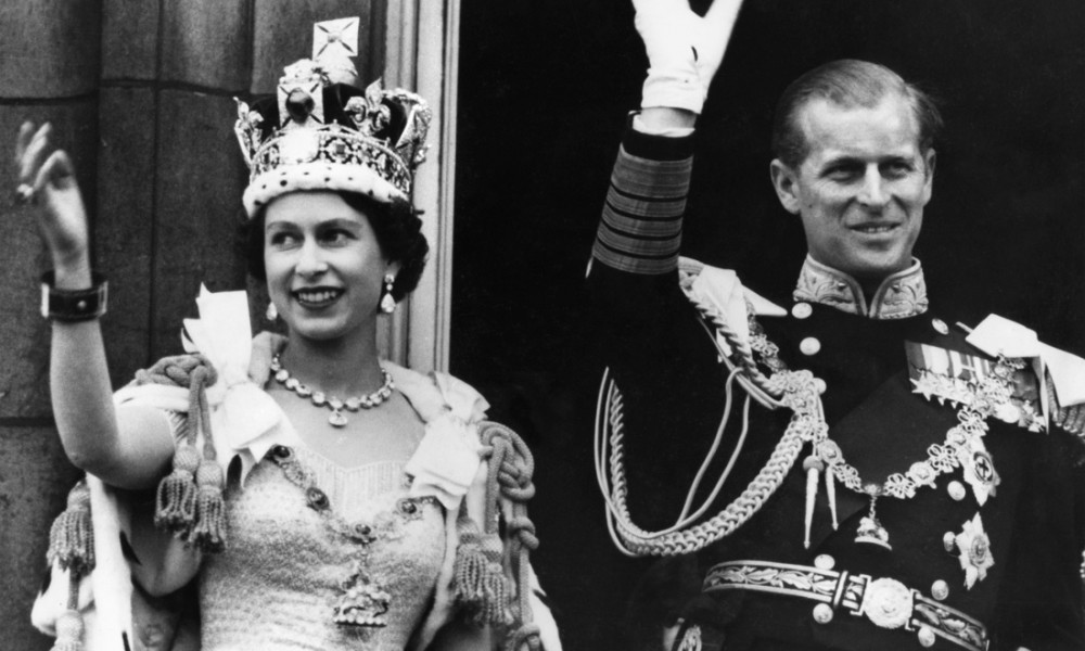 queen elisabeth coronation day with her husband Prince Philip